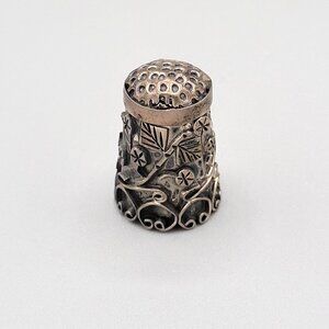 Taxco Mexico 925 Sterling Silver Thimble Raised Floral Design Vintage